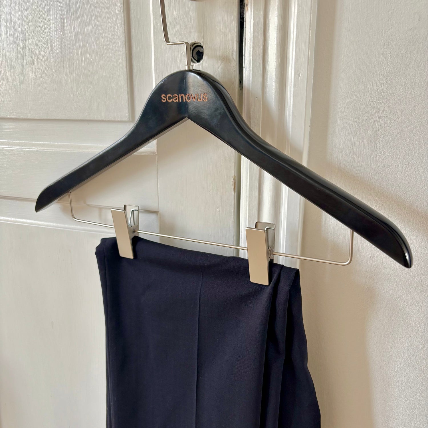 Sådan plejer du dit jakkesæt – Den ultimative care guide