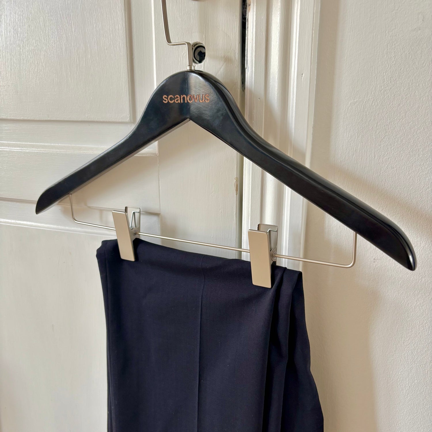 Sådan plejer du dit jakkesæt – Den ultimative care guide